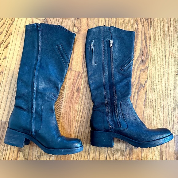 Vera Wang Shoes - Vera wang Evan Boot